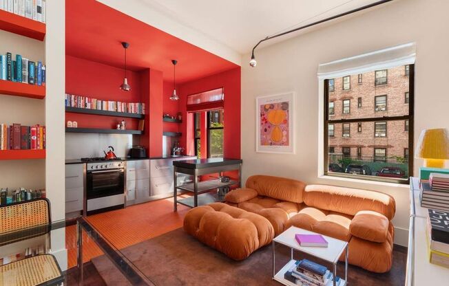 615 W 113 ST