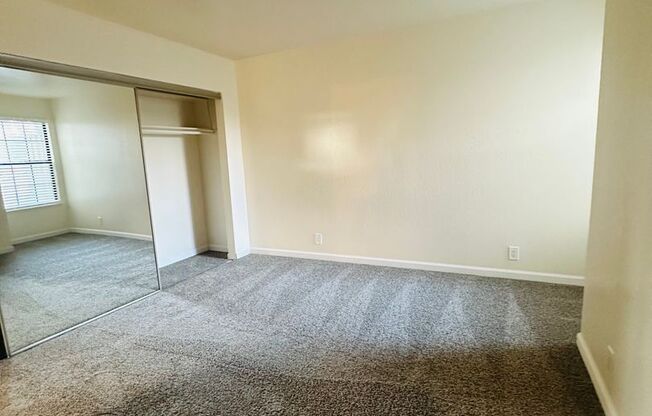 2 beds, 1 bath, 875 sqft, $1,700, Unit 07