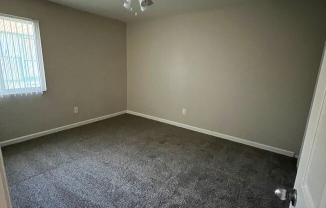 2 beds, 1 bath, 760 sqft, $1,229, Unit 162