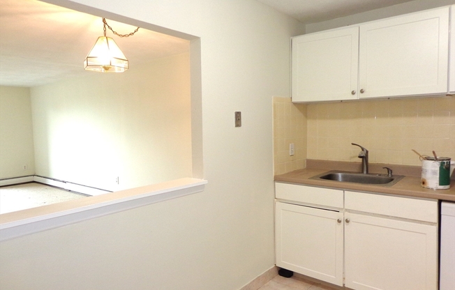 1 bed, 1 bath, 760 sqft, $2,400, Unit D76