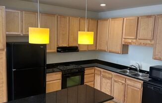 2 beds, 2 baths, 1,000 sqft, $1,295, Unit 310