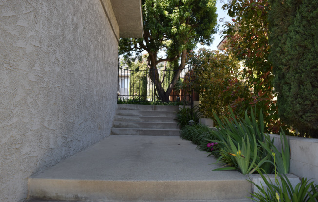 Home-Sweet-Home Vibe in Sierra Madre!