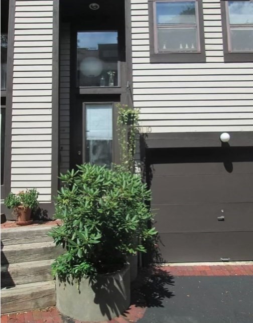 111 Trowbridge St