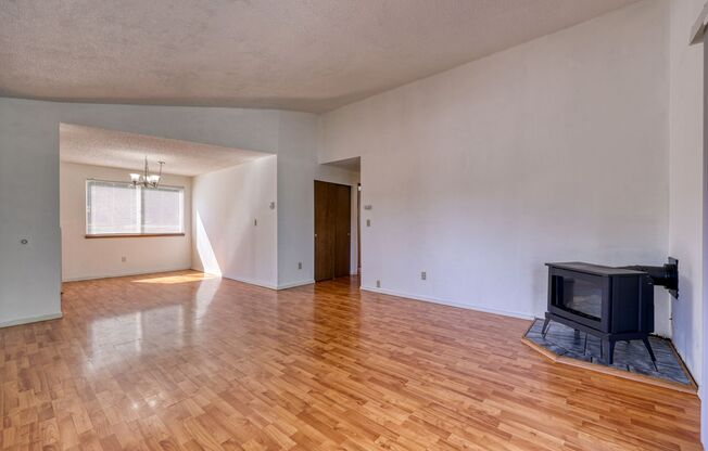 3 beds, 1 bath, $1,700