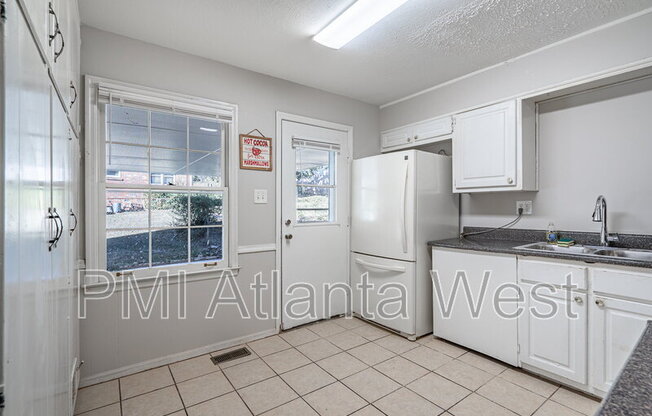 2135 KNIGHTON DR
