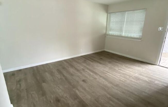 2 beds, 1 bath, 722 sqft, $1,400, Unit C-41