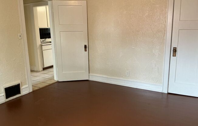 2449-51-51A N. 54th St.