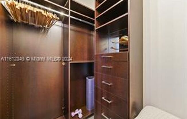 2 beds, 2 baths, 1,181 sqft, $4,100, Unit 3301 NE 1st Ave appt M0705 (A11612349)