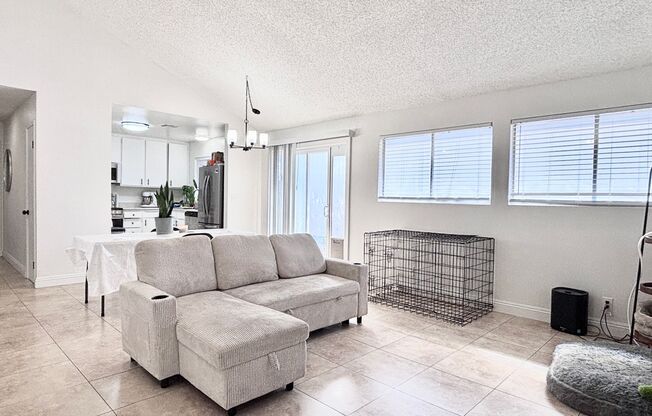 Fantastic 4 bedroom home with a 1 car garage and driveway space for additional car! Backyard and updated home!