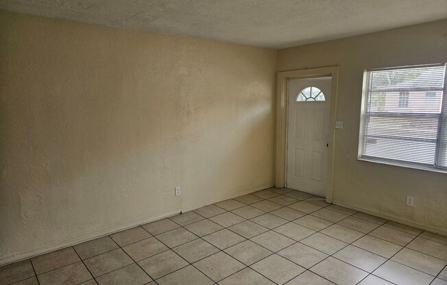 2 Bedroom Unit in St Pete