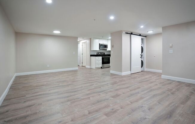 2 beds, 1 bath, 1,050 sqft, $2,700, Unit 22-1