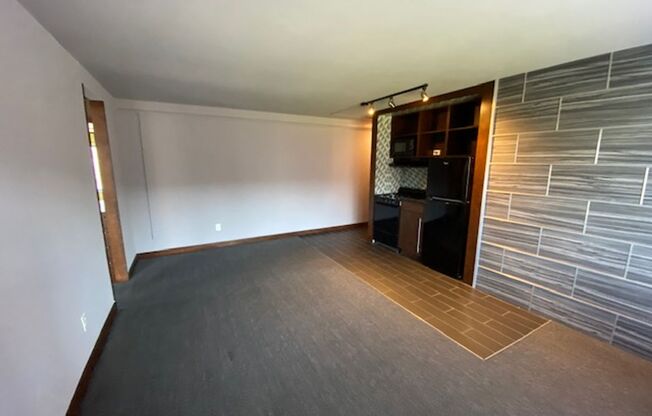 1 bed, 1 bath, 486 sqft, $1,155, Unit 316-911