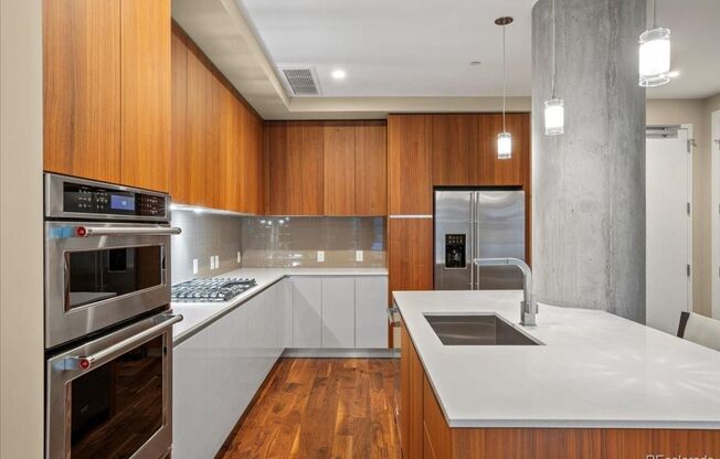 Lakehouse at Sloan’s Lake! - 2 bed / 2 bath / 2 Car Garage / Huge Balcony