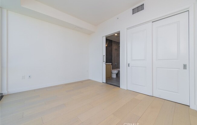 2 beds, 2 baths, 1,039 sqft, $3,700, Unit 1803