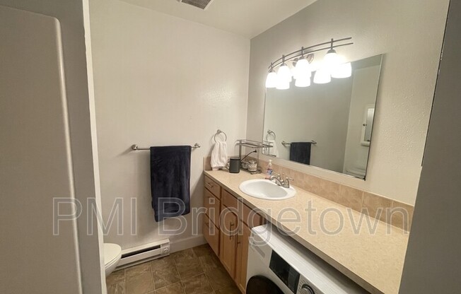 2 beds, 1 bath, 748 sqft, $1,850