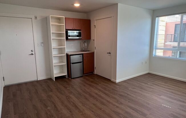 Studio, 1 bath, 175 sqft, $1,515, Unit 5207