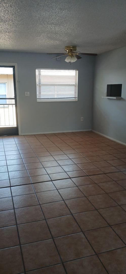 2 beds, 1.5 baths, 980 sqft, $1,500, Unit 221
