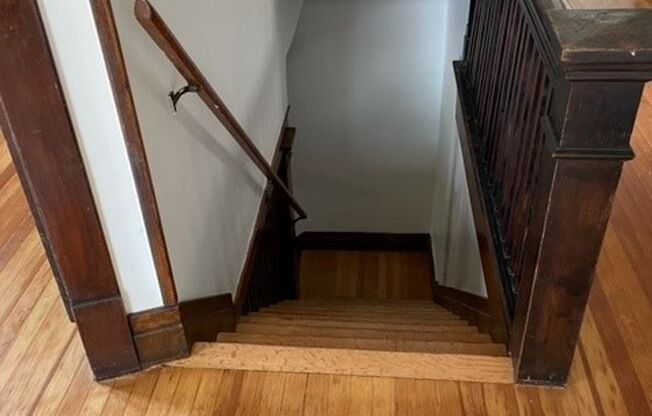 2 beds, 1 bath, 1,150 sqft, $975, Unit 1