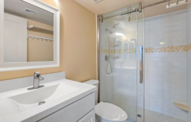 2 beds, 2 baths, $1,650, Unit UNIT 126