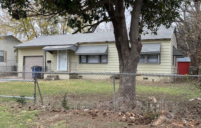 215 E 52 PL N