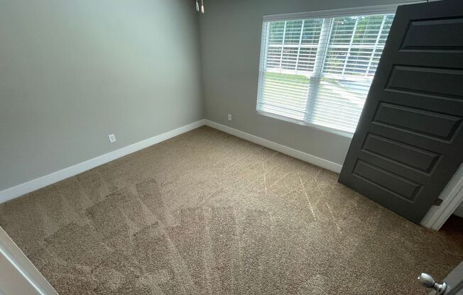 3 beds, 3.5 baths, 1,568 sqft, $2,385, Unit Unit 303