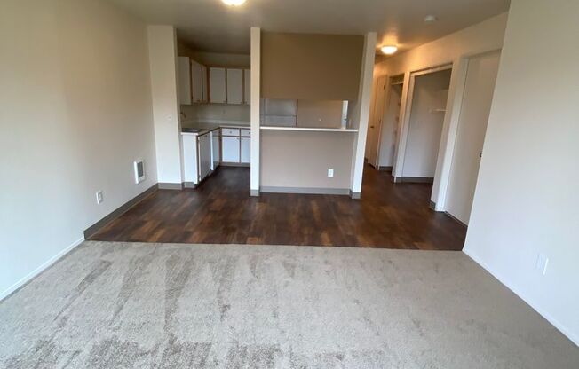 3 beds, 2 baths, 1,066 sqft, $1,900, Unit E215