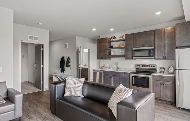4 beds, 2 baths, 1,181 sqft, $3,312, Unit 711