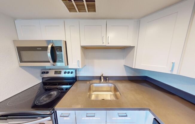 2 beds, 1 bath, 900 sqft, $1,390, Unit 25