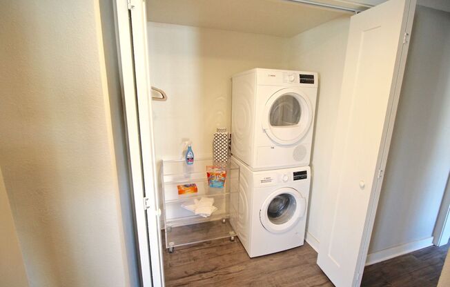 2 beds, 1 bath, 790 sqft, $1,450, Unit 908