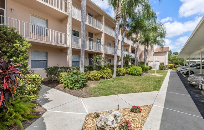 GORGEOUS 2 BEDROOM, 2 BATHROOM CONDO LOCATED IN STONEYBROOK AT PALMER RANCH!