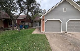 Townhouse available in Great North Austin Area!
