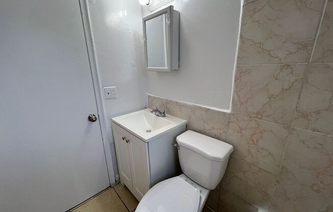 2 beds, 1 bath, 750 sqft, $1,650, Unit 5200-3