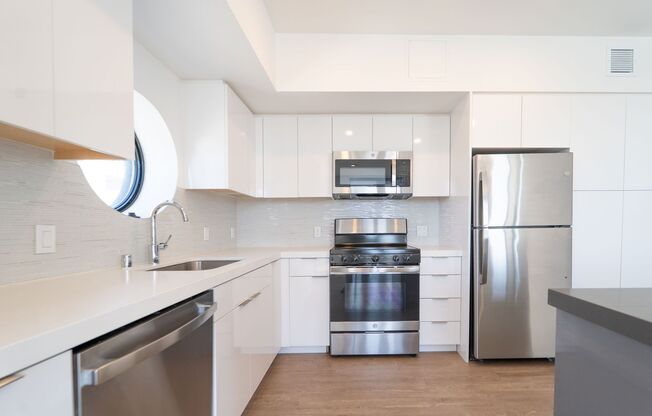 2 beds, 2 baths, 985 sqft, $3,695, Unit 310