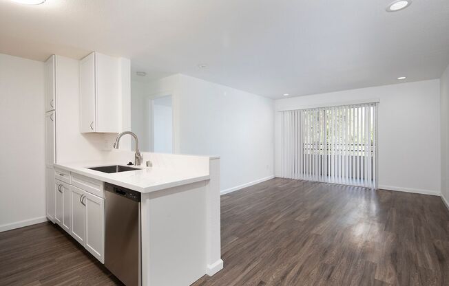 2 beds, 2 baths, 965 sqft, $2,895, Unit 225