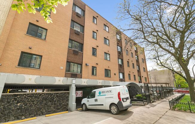 Studio, 1 bath, 369 sqft, $1,495, Unit 407