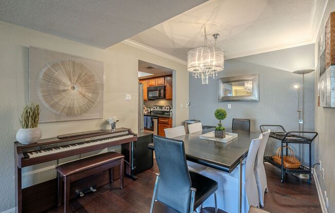 2 beds, 2 baths, $2,500, Unit #107