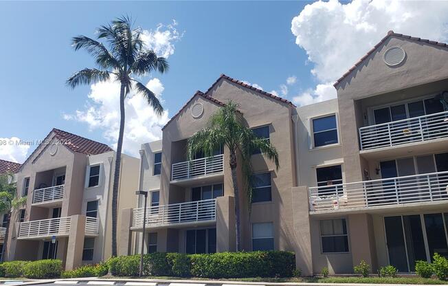2731 OCEAN CLUB BLVD