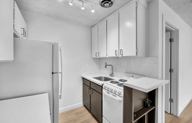 1 bed, 1 bath, 425 sqft, $1,450, Unit 6