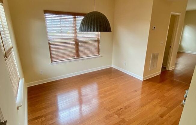 Modern 2BR/2BA Home Near BNA – Open Concept with Private Porch!