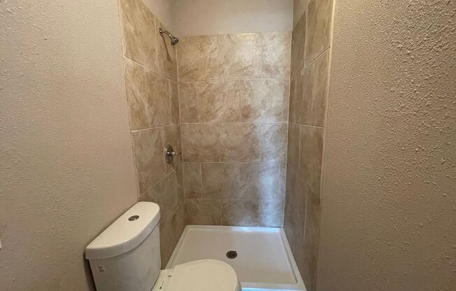 ALL BILLS PAID!!! NICE 2 BEDROOM 1 BATH / CIBOLO, TEXAS