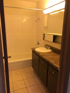 2 beds, 1 bath, $1,200, Unit C6