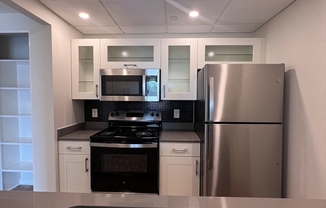 2 beds, 2 baths, 1,000 sqft, $4,600, Unit 305