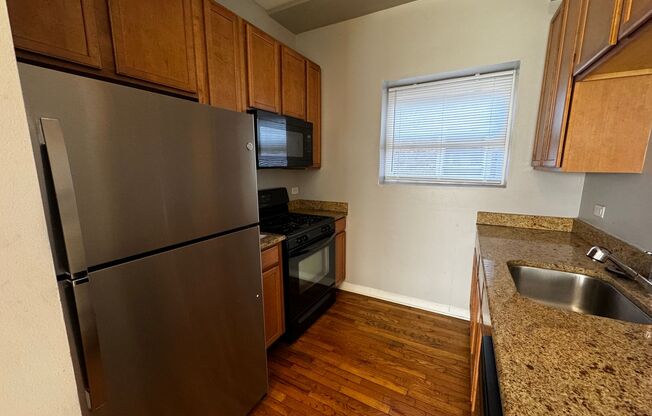 2 beds, 1 bath, $1,800