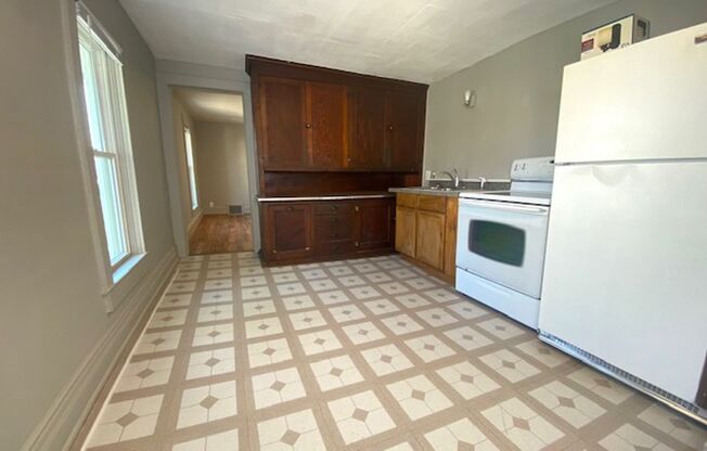 1 bed, 1 bath, $795, Unit Apt. 2