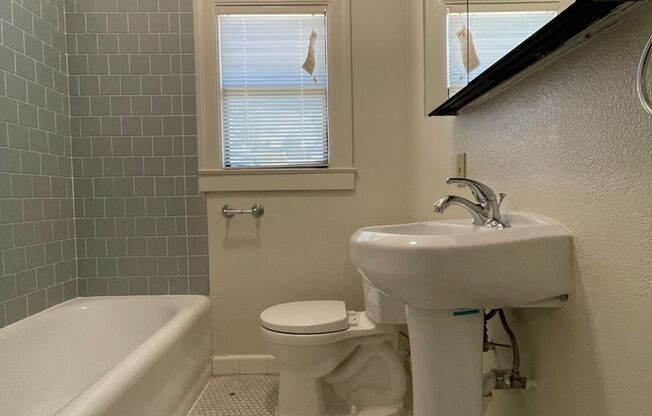 1 bed, 1 bath, 777 sqft, $1,895, Unit 106