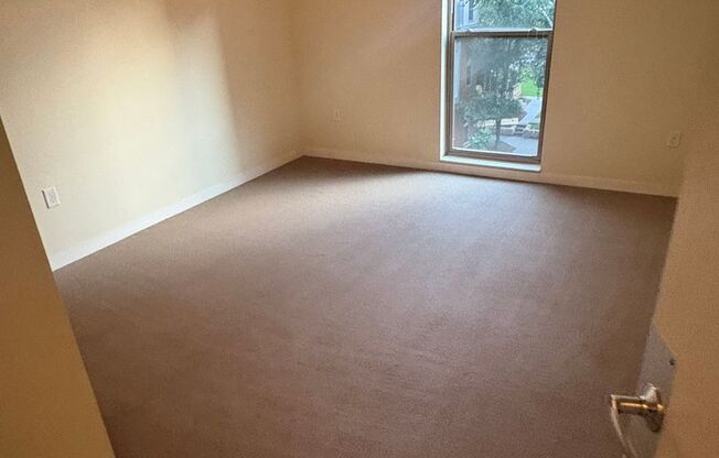 4 beds, 2 baths, 1,246 sqft, $3,300, Unit 306