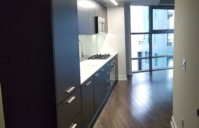 1 bed, 1 bath, 807 sqft, $2,684, Unit 1015