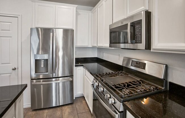 3 beds, 2.5 baths, $2,150, Unit # 87