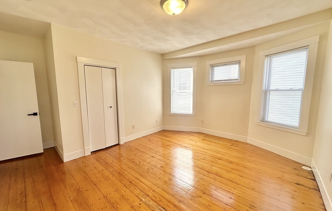 21 MACARTHUR ST