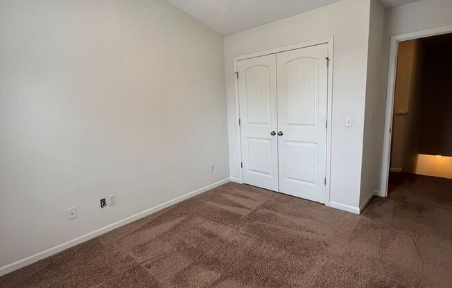 3 beds, 2.5 baths, 1,636 sqft, $1,850, Unit Unit F